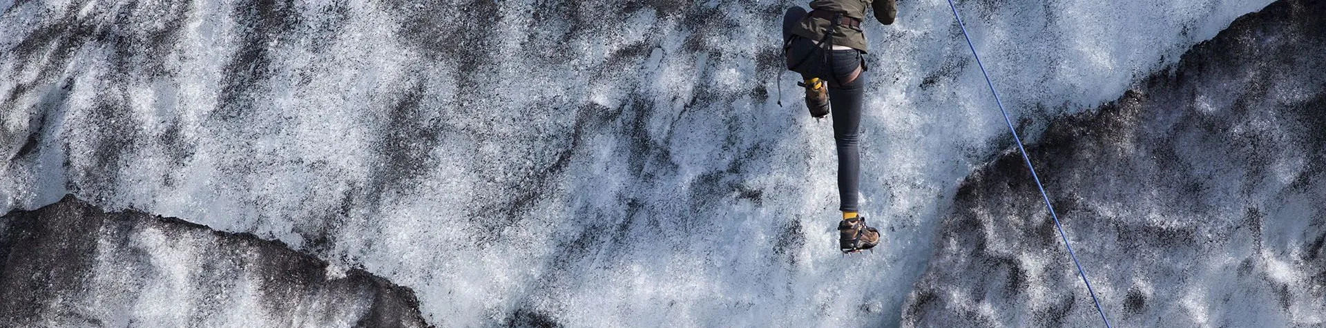 Glaciärvandring med isklättring (08:00/9 tim) (G04)